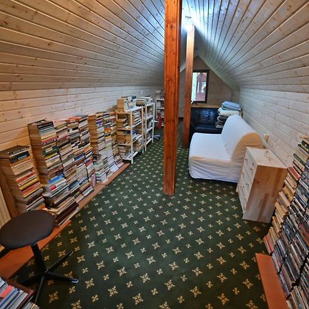 Casa De Vacanta Satic Piatra Craiului La Doi Viermi Экстерьер фото