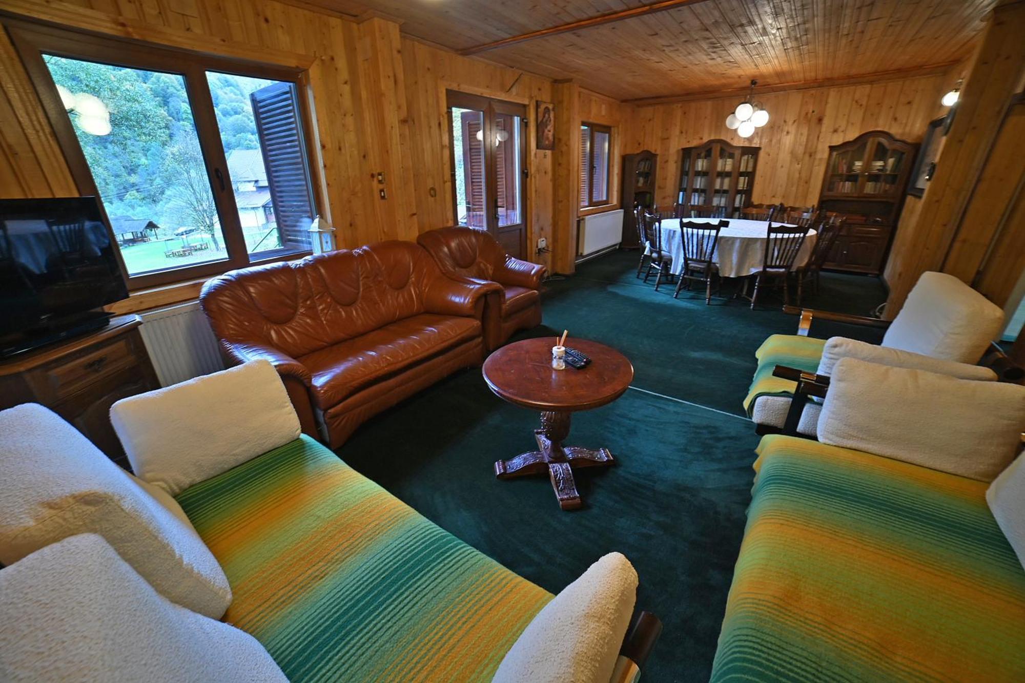 Casa De Vacanta Satic Piatra Craiului La Doi Viermi Экстерьер фото